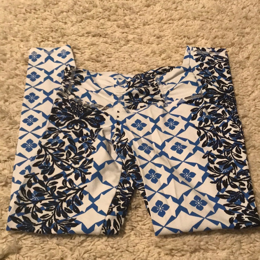 Brazilian blue/black patterned yoga leggings.Sm